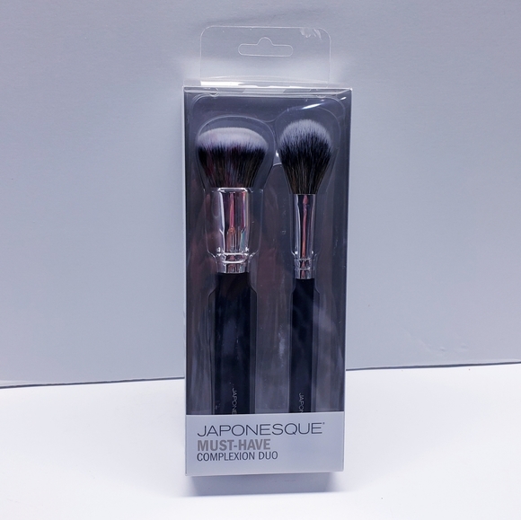 Japonesque Must-Have Complexion Brush Duo - Picture 2 of 4